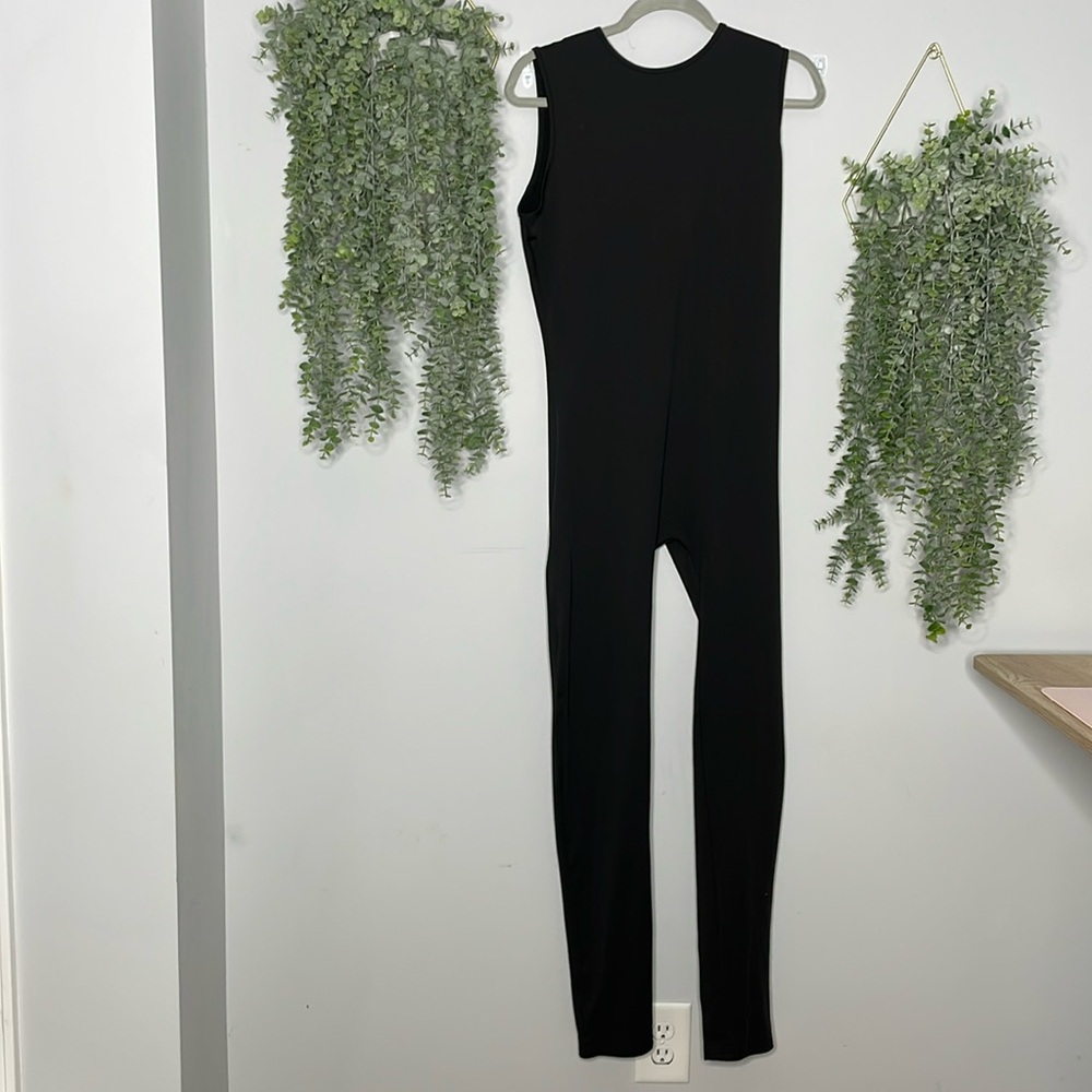 Sleeveless - Black jumpsuit